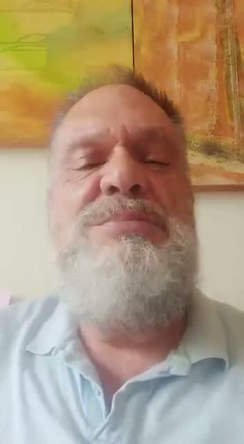 Momento do depoimento de Depoimento em vídeo de participante