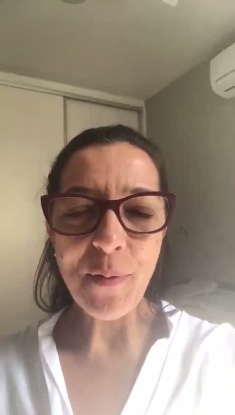 Momento do depoimento de Depoimento em vídeo de participante