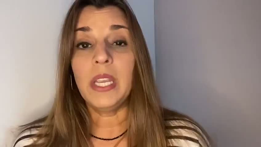 Momento do depoimento de Depoimento em vídeo de participante